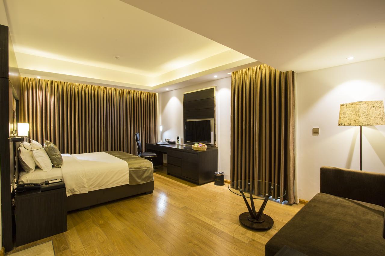 Golden Tulip - The Grandmark Dhaka Buitenkant foto