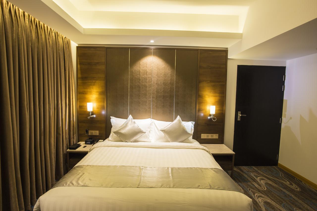 Golden Tulip - The Grandmark Dhaka Buitenkant foto