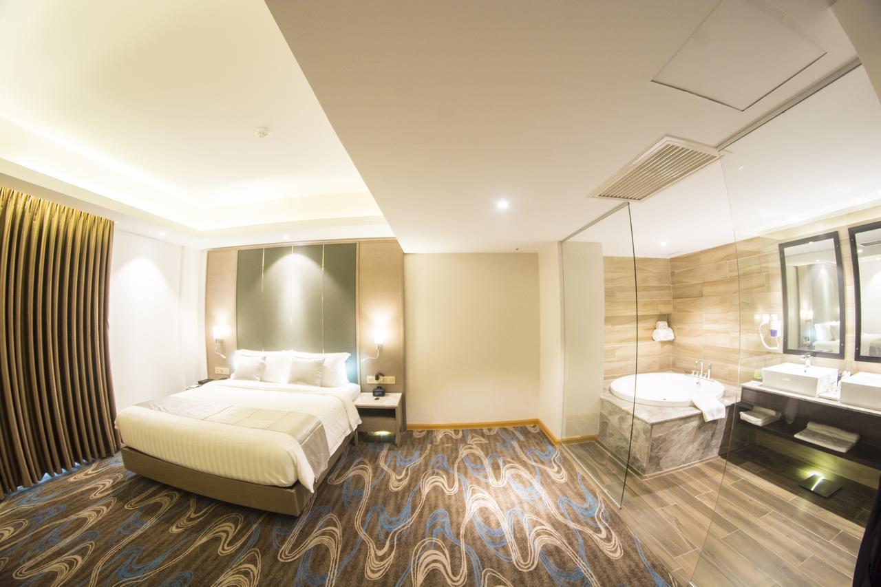 Golden Tulip - The Grandmark Dhaka Buitenkant foto